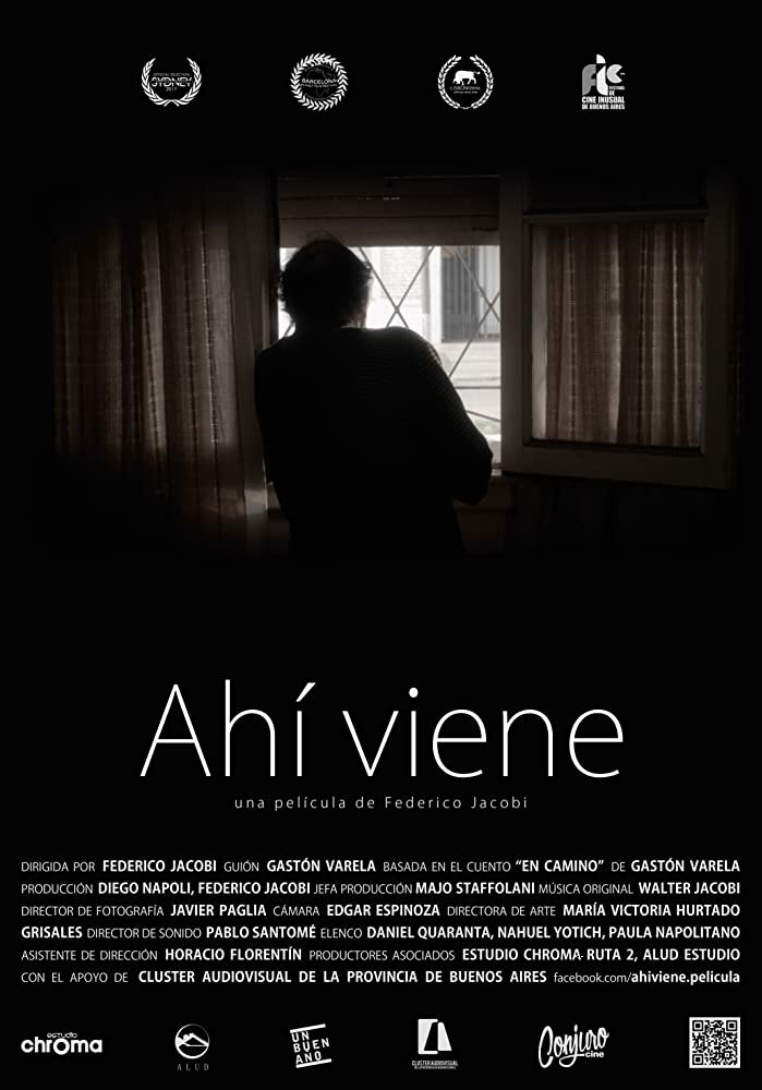 Ahí viene (2018) постер